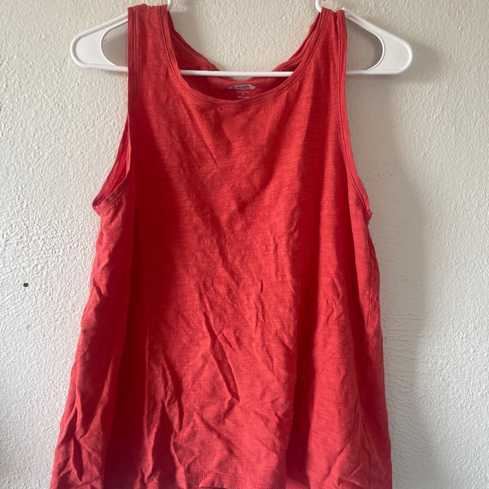 Womens Medium Flowy Tank Top
